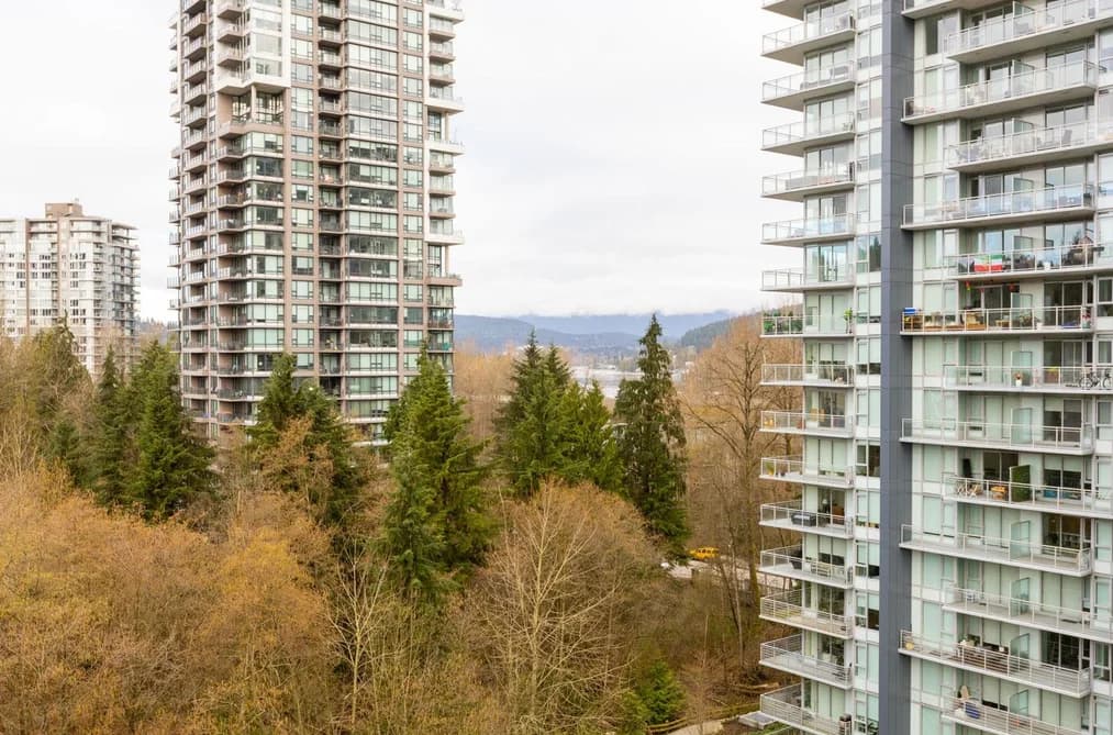 908 308 MORRISSEY ROAD, Port Moody, BC — Residential for Sale - Photo 2