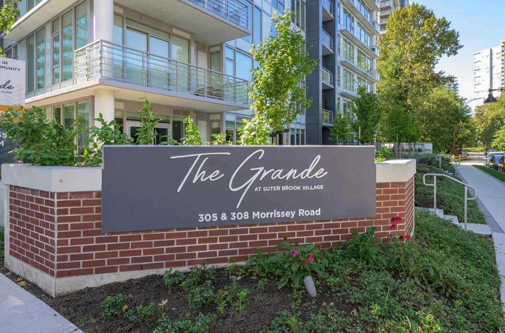 909 305 MORRISSEY ROAD, Port Moody, BC — Residential for Sale - Photo 2