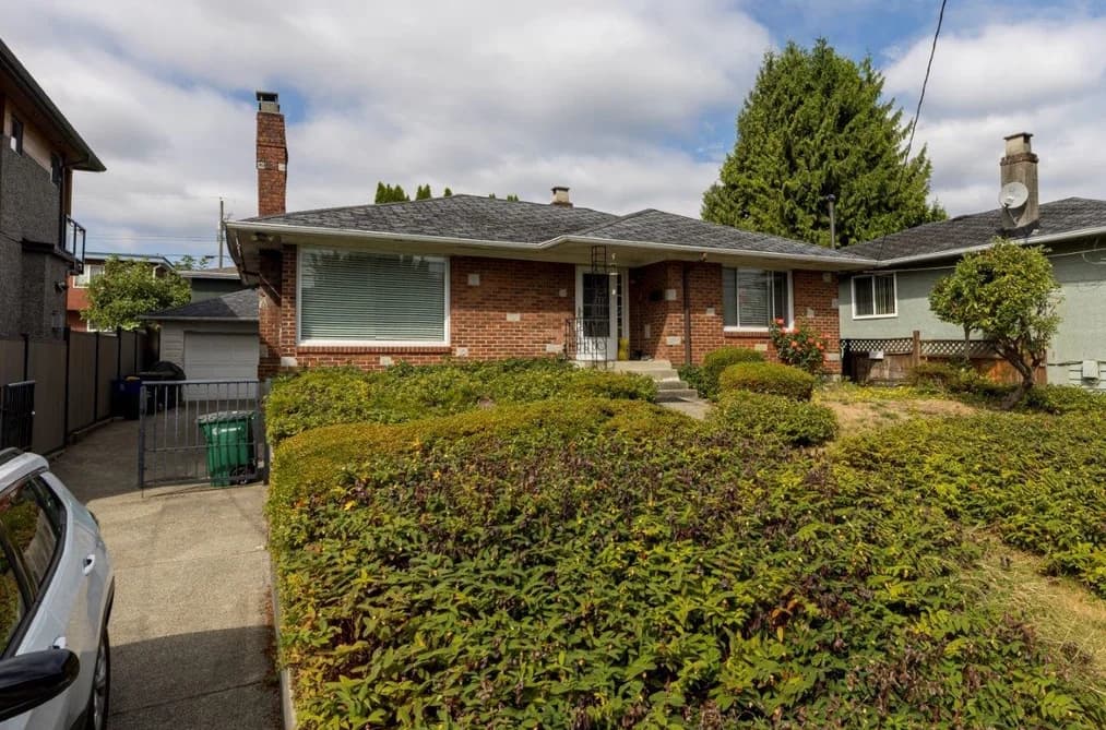 911 SPERLING AVENUE, Burnaby, BC — Residential for Sale - Main Photo