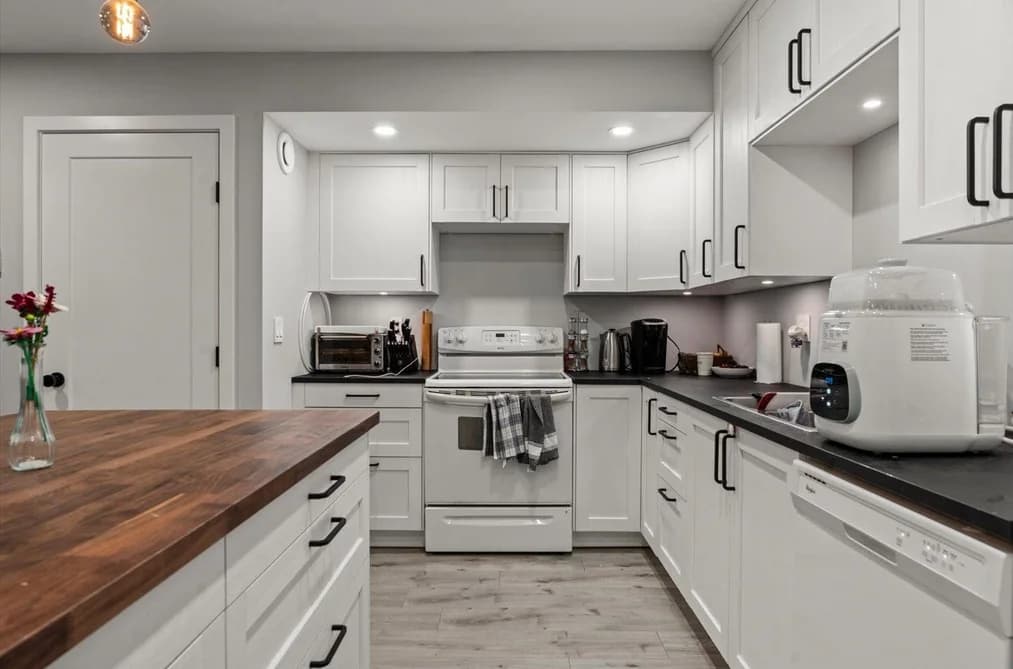 915 34909 OLD YALE ROAD, Abbotsford, BC — Residential for Sale - Photo 2
