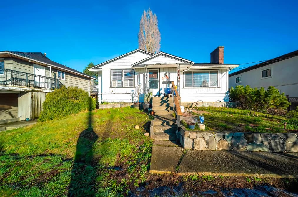 915 WALLS AVENUE, Coquitlam, BC — Residential for Sale - Main Photo