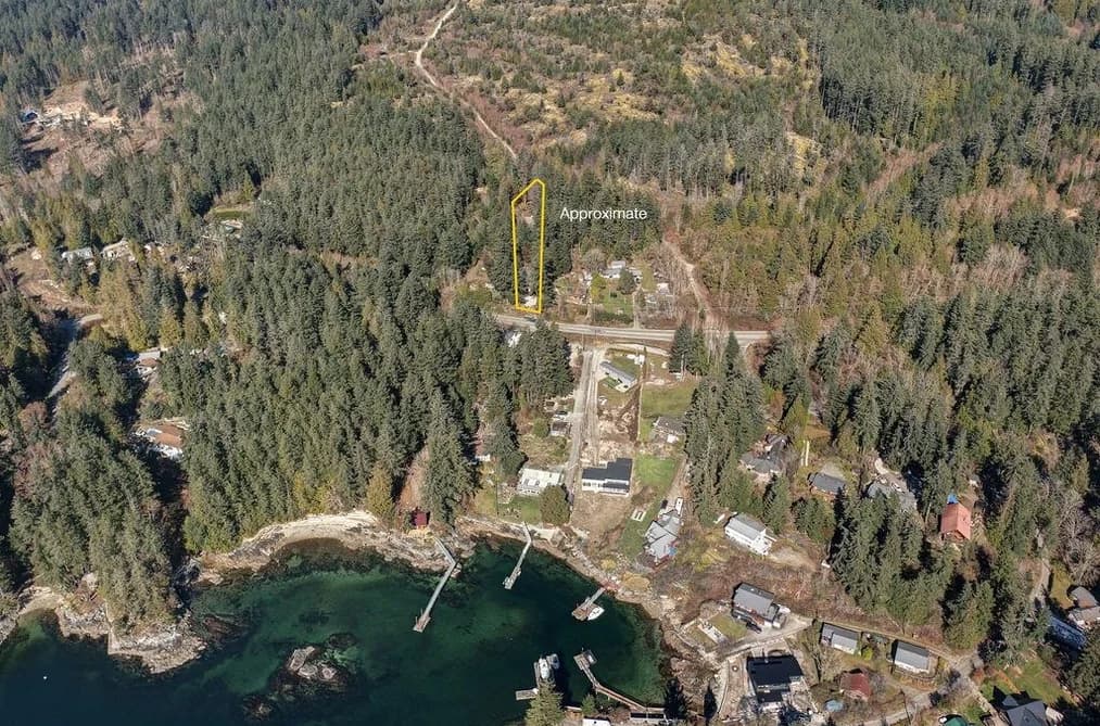 9168 SUNSHINE COAST HIGHWAY, Halfmoon Bay, BC — Residential for Sale - Photo 2