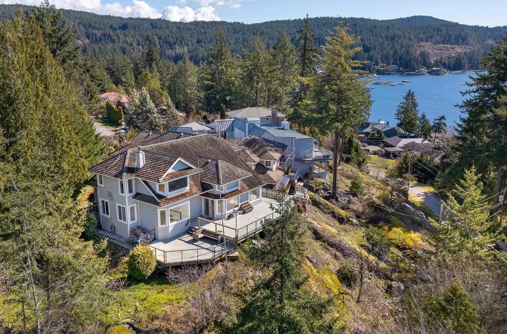 9219 REGAL ROAD, Halfmoon Bay, BC — Residential for Sale - Main Photo