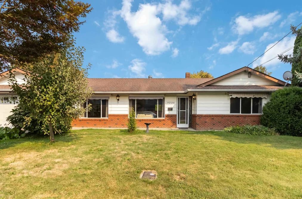 9220 COOTE STREET, Chilliwack, BC — Residential for Sale - Photo 2