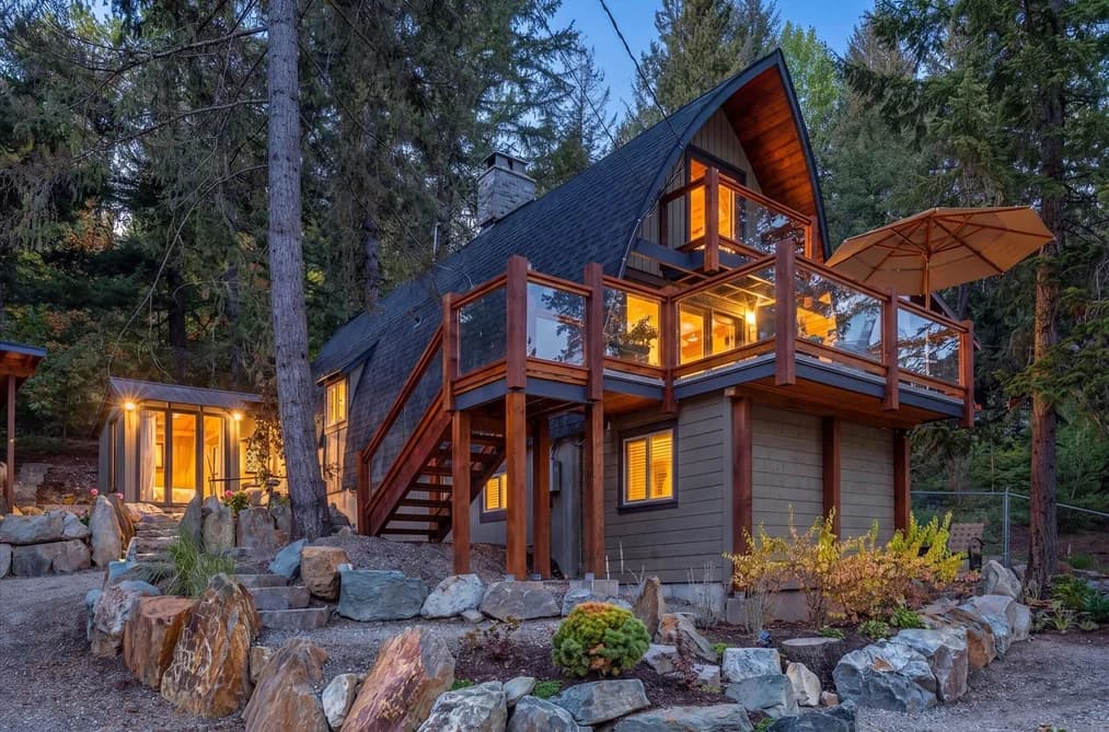 9226 EMERALD DRIVE, Whistler, BC — Residential for Sale - Photo 2