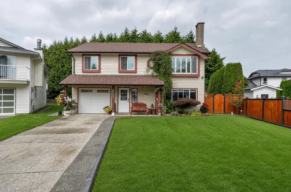 9247 214 STREET, Langley, BC — Residential for Sale - Photo 2