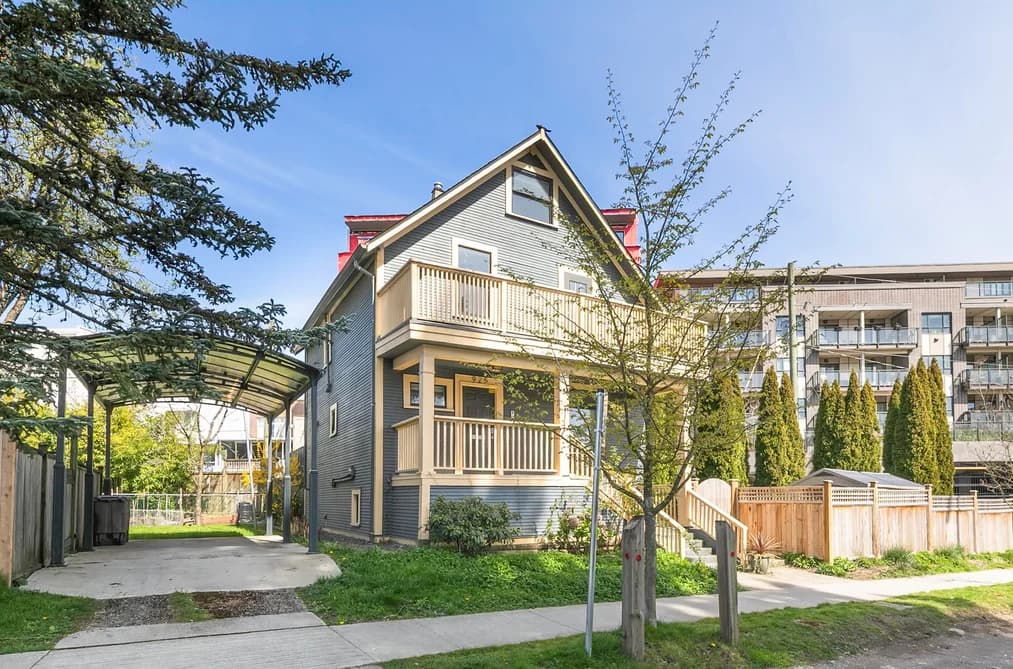 925 E 19TH AVENUE, Vancouver, BC — Residential for Sale - Photo 2