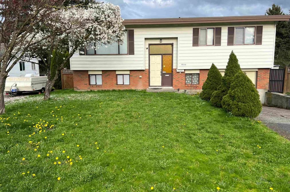 9250 MCNAUGHT ROAD, Chilliwack, BC — Residential for Sale - Photo 2