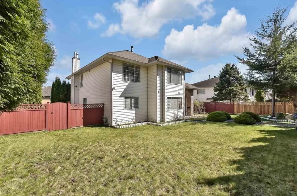 9256 152 STREET, Surrey, BC — Residential for Sale - Photo 2