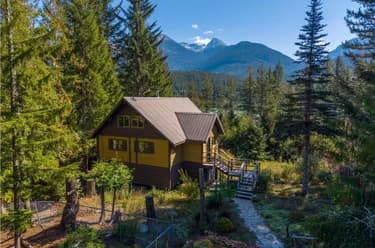 House for sale at 9291 Emerald Drive Whistler British Columbia - MLS: R3137837