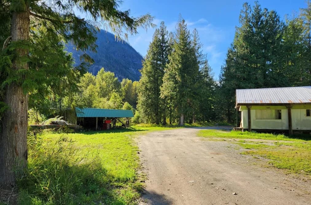 9304 UPPER LILLOOET RIVER FSR, Pemberton, BC — Residential for Sale - Photo 2