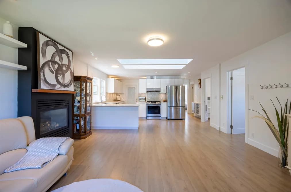 931 SPERLING AVENUE, Burnaby, BC — Residential for Sale - Photo 2