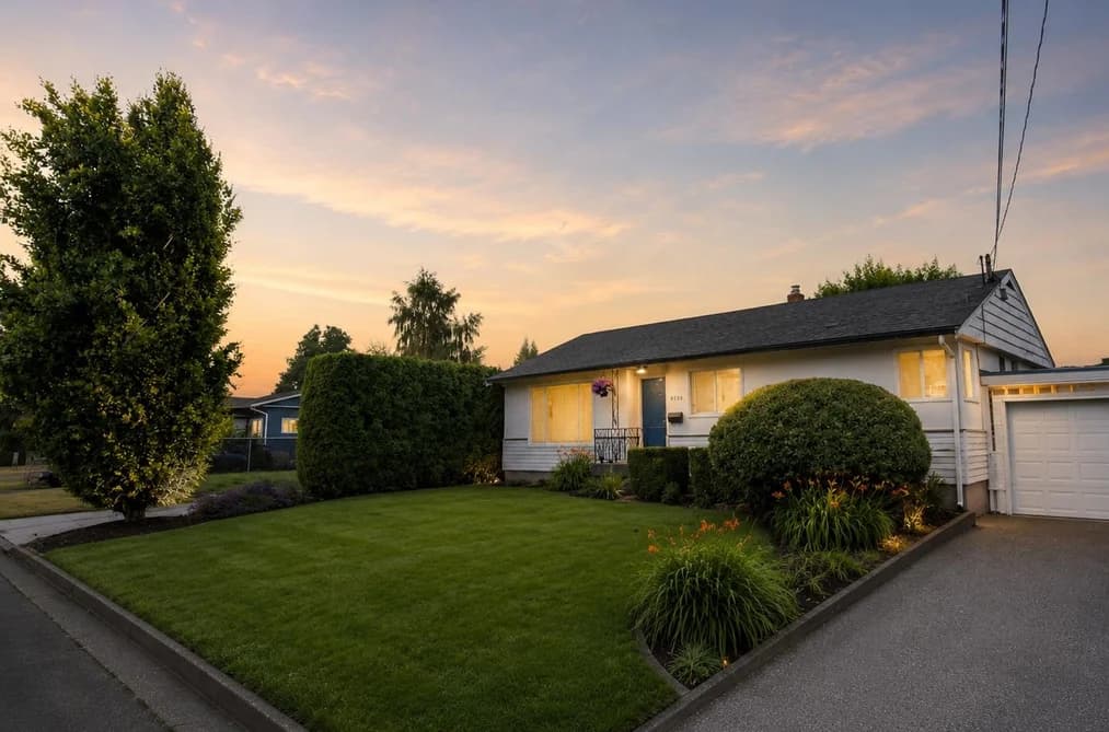 9335 WOODBINE STREET, Chilliwack, BC — Residential for Sale - Photo 2