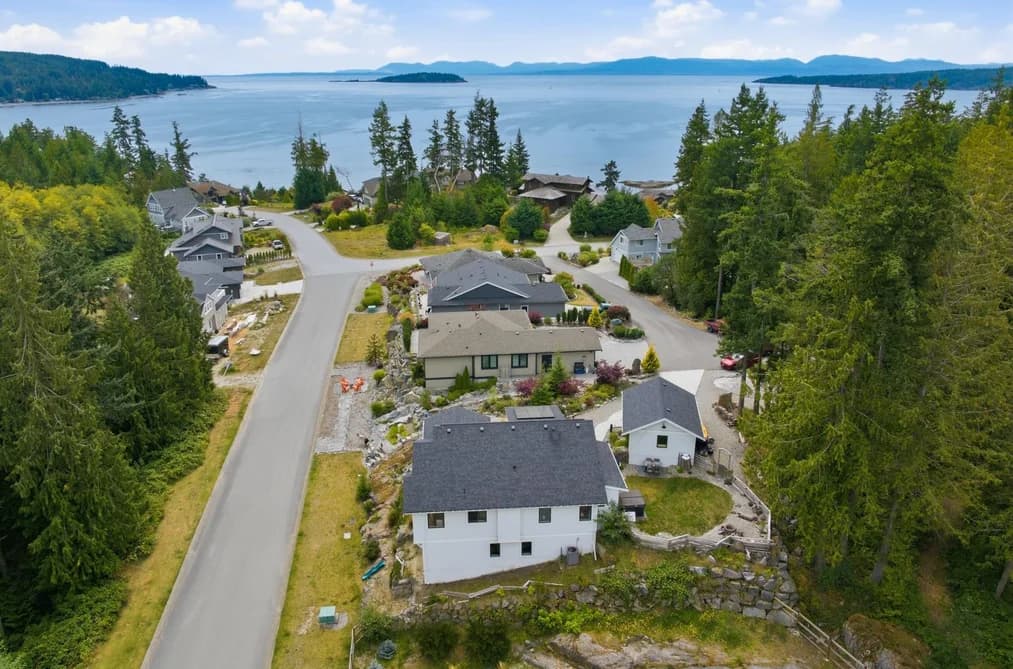 9336 JORGENSEN PLACE, Halfmoon Bay, BC — Residential for Sale - Photo 2