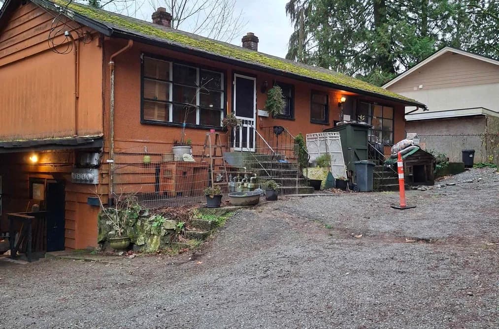 934-938 CLARKE ROAD, Port Moody, BC — Residential for Sale - Photo 2