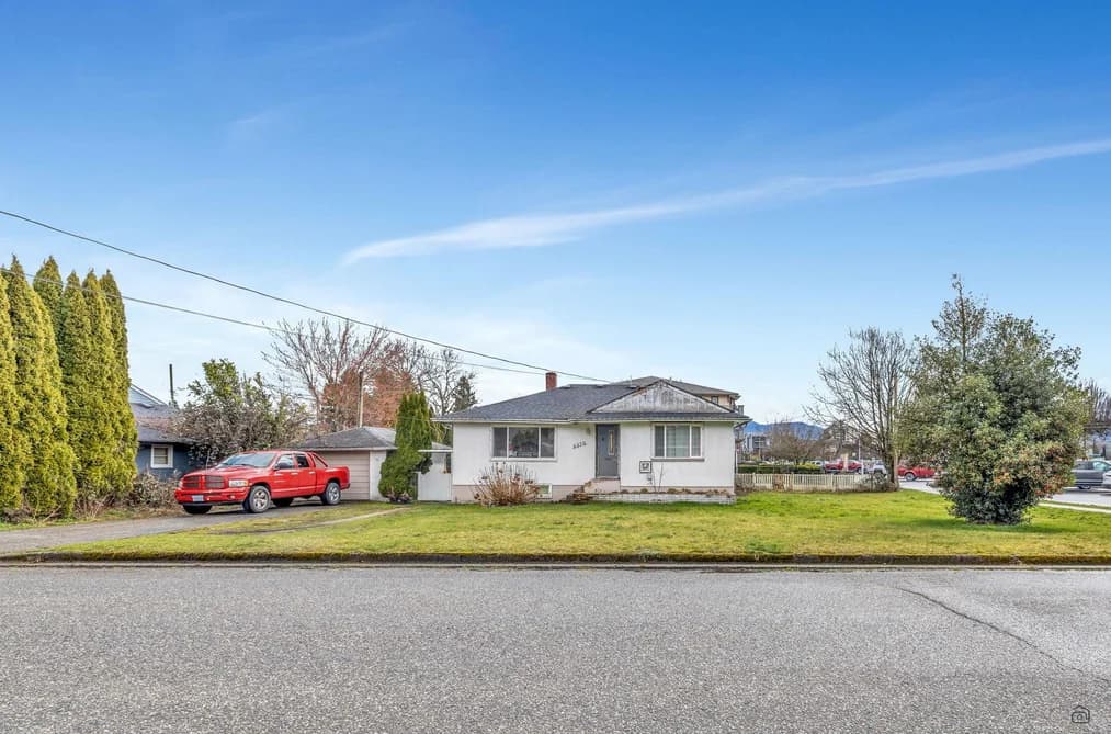 9370 STANLEY STREET, Chilliwack, BC — Residential for Sale - Photo 2