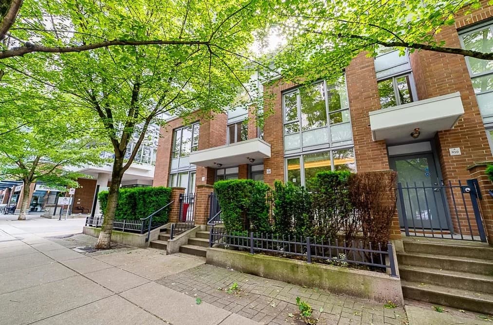 938 BEATTY STREET, Vancouver, BC — Residential for Sale - Photo 2