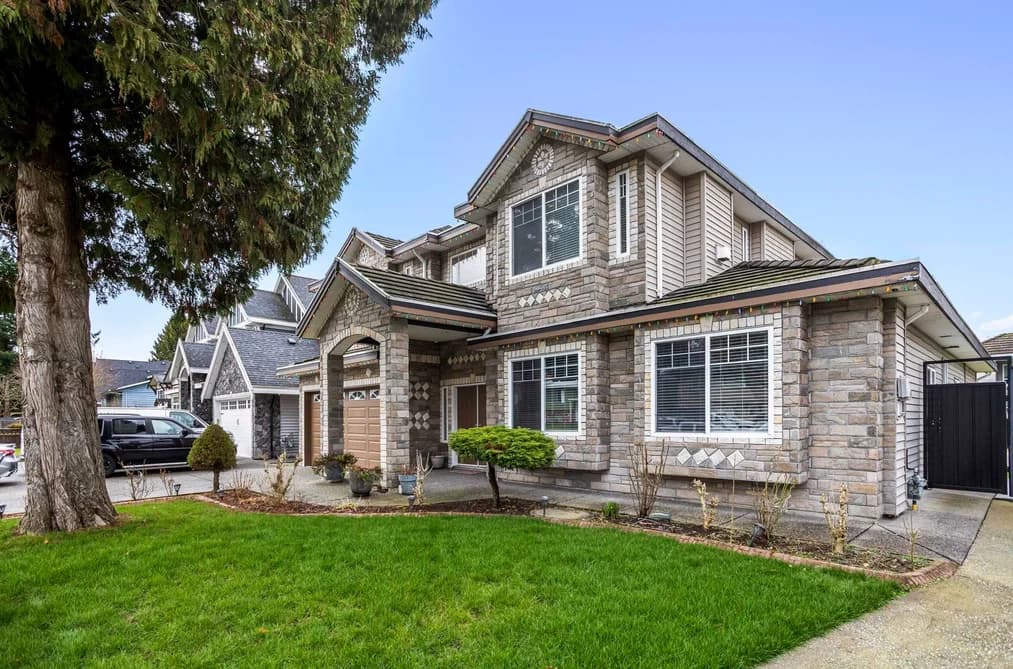 9416 WALLACE CRESCENT, Surrey, BC — Residential for Sale - Photo 2