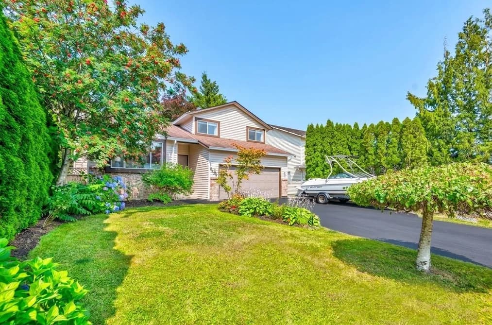 9427 214 STREET, Langley, BC — Residential for Sale - Photo 2