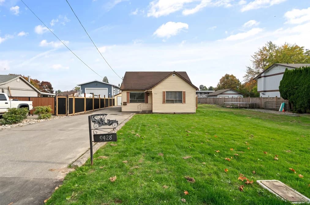 9428 MCNAUGHT ROAD, Chilliwack, BC — Residential for Sale - Photo 2