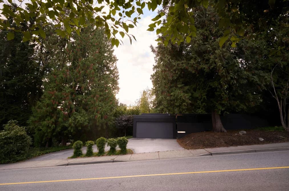 945 15TH STREET, West Vancouver, BC — Residential for Sale - Photo 2