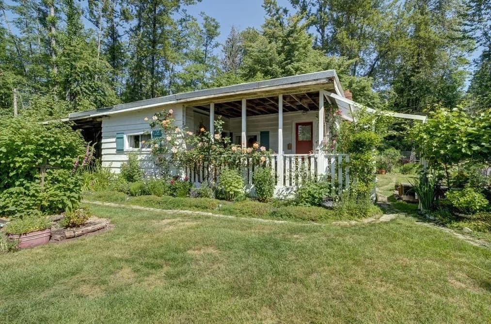 947 NORTH ROAD, Gibsons, BC — Residential for Sale - Main Photo