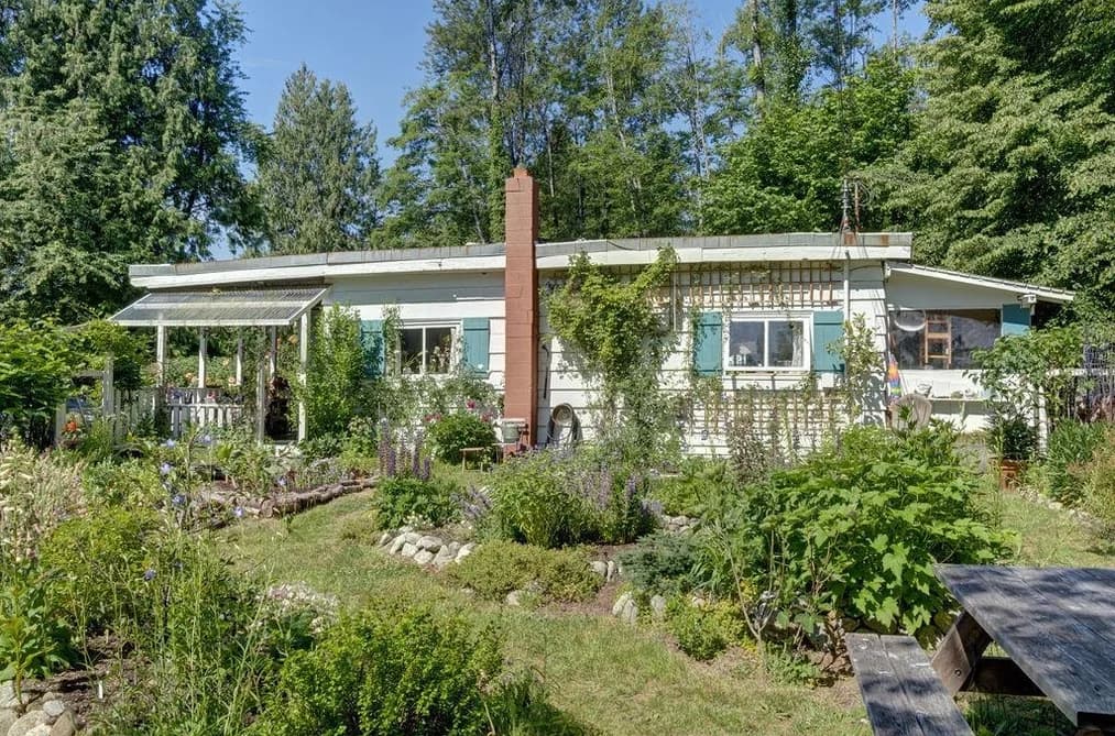 947 NORTH ROAD, Gibsons, BC — Residential for Sale - Photo 2