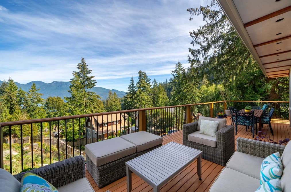 947 VILLAGE DRIVE, Bowen Island, BC — Residential for Sale - Main Photo