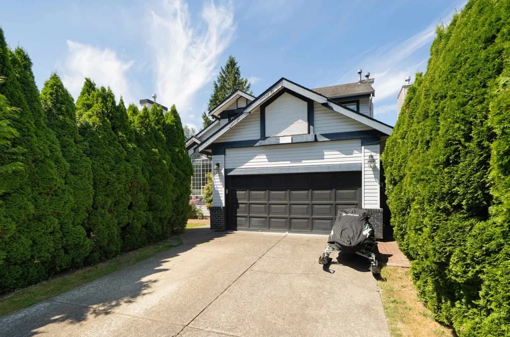 9477 209 STREET, Langley, BC — Residential for Sale - Photo 2