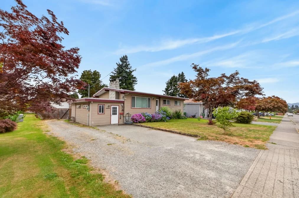 9485 CARLETON STREET, Chilliwack, BC — Residential for Sale - Photo 2
