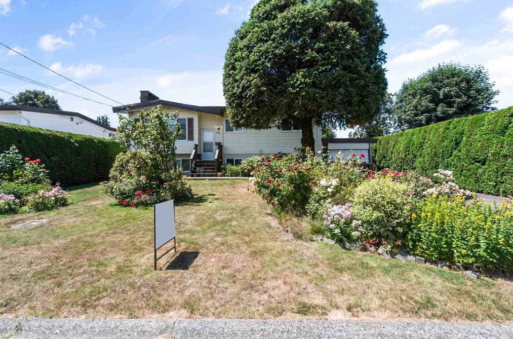 9521 PAULA CRESCENT, Chilliwack, BC — Residential for Sale - Photo 2