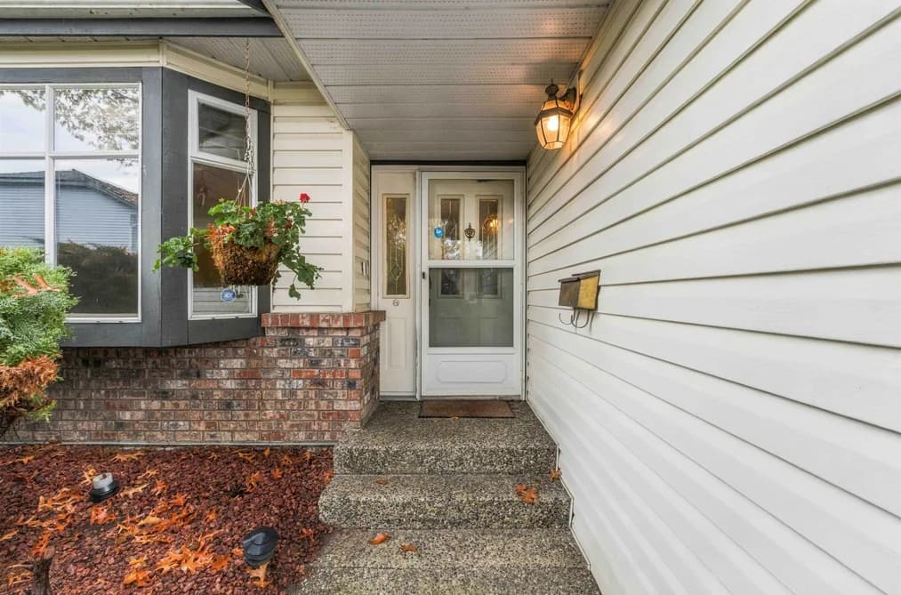 953 Captain Court, Port Coquitlam, BC - MLS: R3179916 - Photo 2 953 Captain Court, Port Coquitlam, BC - MLS: R3179916 - Photo 2