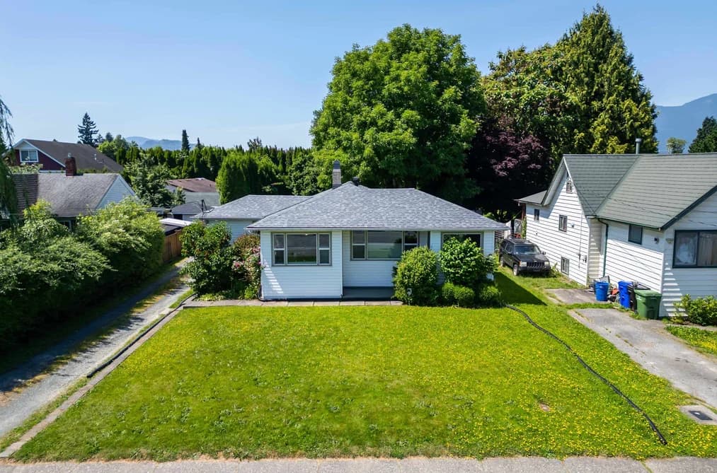 9533 BROADWAY STREET, Chilliwack, BC — Residential for Sale - Photo 2