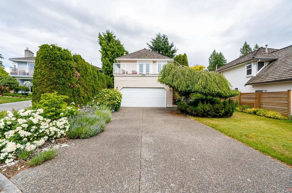 954 160B STREET, Surrey, BC — Residential for Sale - Photo 2
