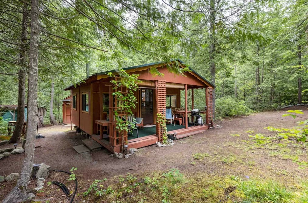 9540 PEMBERTON PORTAGE ROAD, Pemberton, BC — Residential for Sale - Main Photo