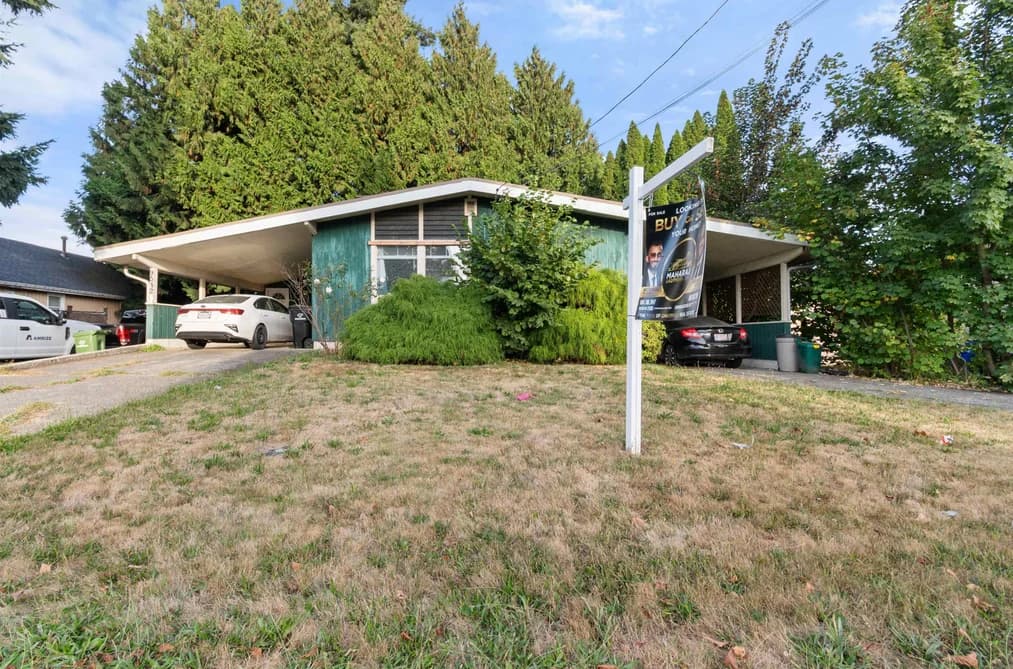 9542 YOUNG ROAD, Chilliwack, BC — Residential for Sale - Photo 2