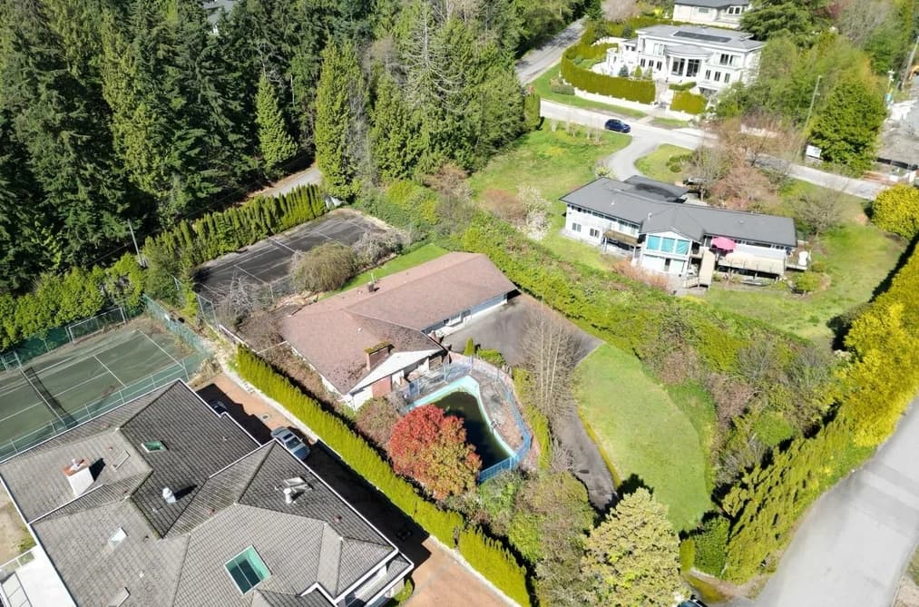 960 PYRFORD ROAD, West Vancouver, BC — Residential for Sale - Photo 2