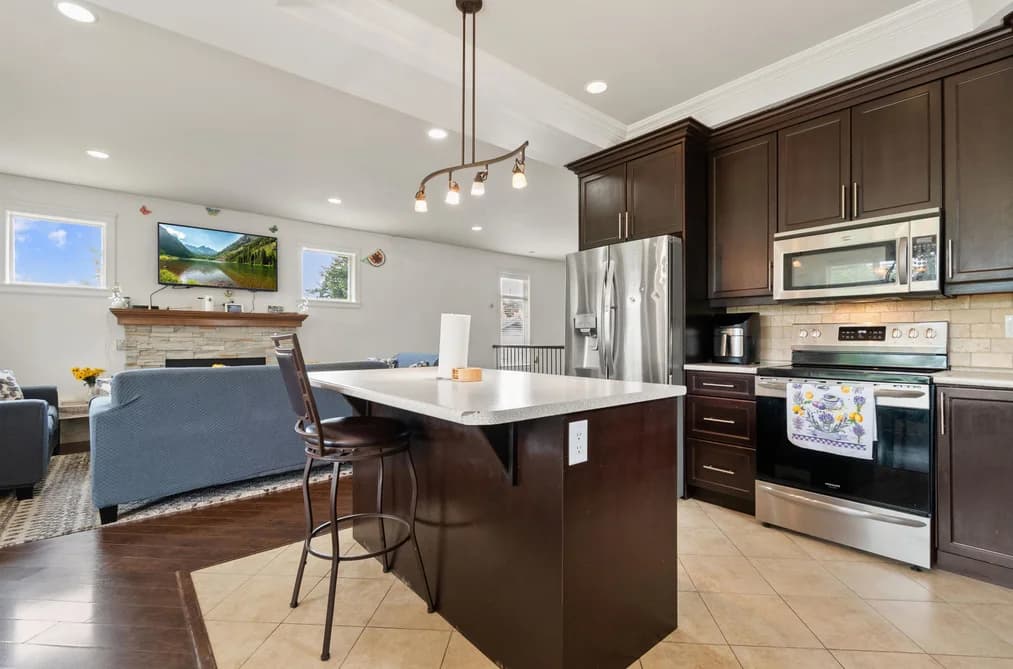 9609 ST. DAVID STREET, Chilliwack, BC — Residential for Sale - Photo 2
