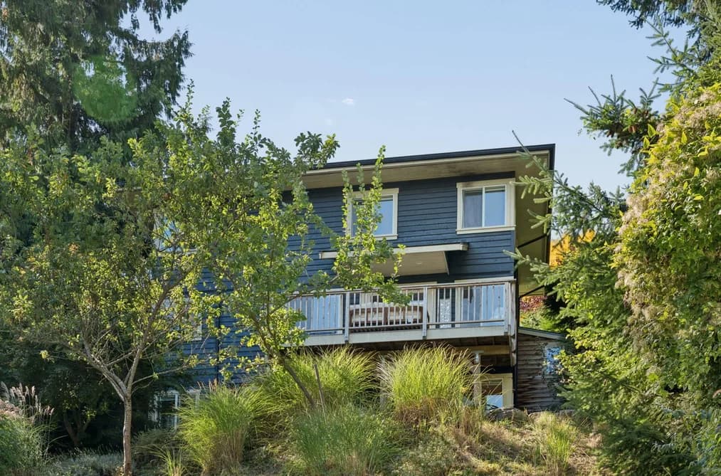 965 VILLAGE DRIVE, Bowen Island, BC — Residential for Sale - Photo 2