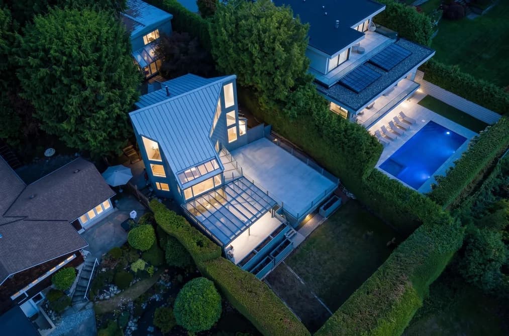 975 AUBENEAU CRESCENT, West Vancouver, BC — Residential for Sale - Main Photo