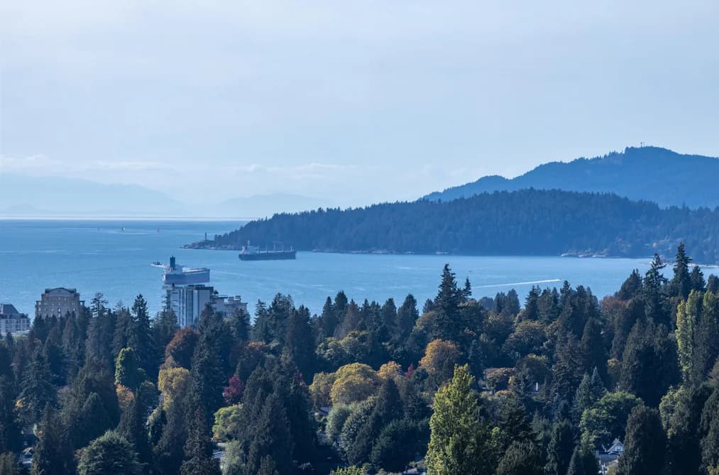 975 AUBENEAU CRESCENT, West Vancouver, BC — Residential for Sale - Photo 2