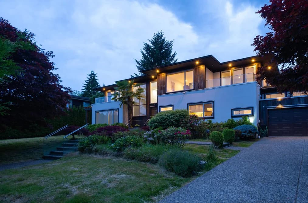 985 EYREMOUNT DRIVE, West Vancouver, BC — Residential for Sale - Main Photo