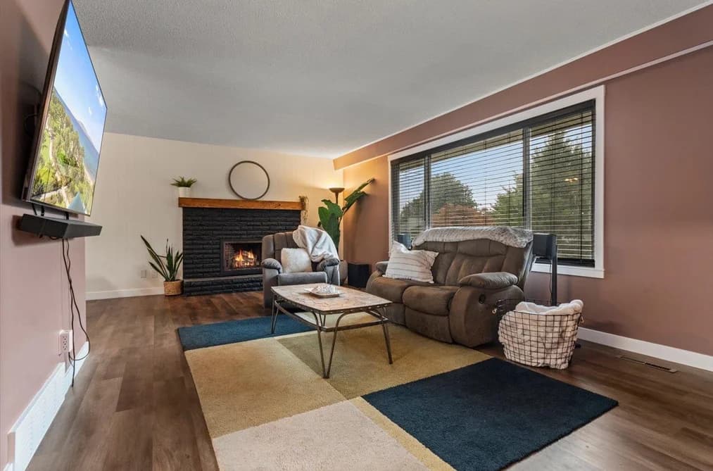 9890 GRACEMAR DRIVE, Chilliwack, BC — Residential for Sale - Photo 2