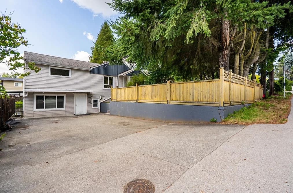 9893 132 STREET, Surrey, BC — Residential for Sale - Photo 2