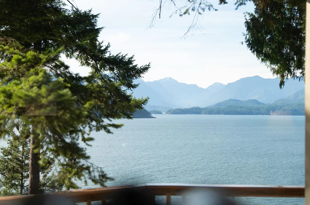 990 WINDJAMMER ROAD, Bowen Island, BC — Residential for Sale - Photo 2