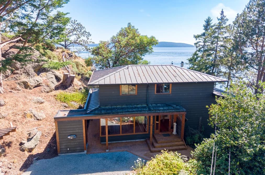 9919 SOUTHLANDS DRIVE, Pender Island, BC — Residential for Sale - Main Photo
