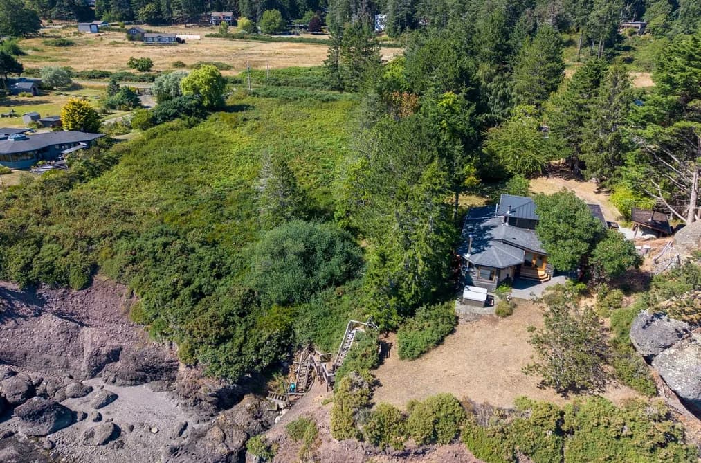 9919 SOUTHLANDS DRIVE, Pender Island, BC — Residential for Sale - Photo 2
