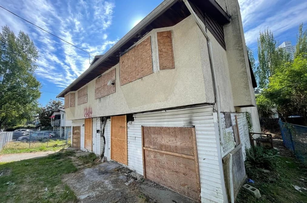 9935-9937 138 STREET, Surrey, BC — Residential Income for Sale - Photo 2