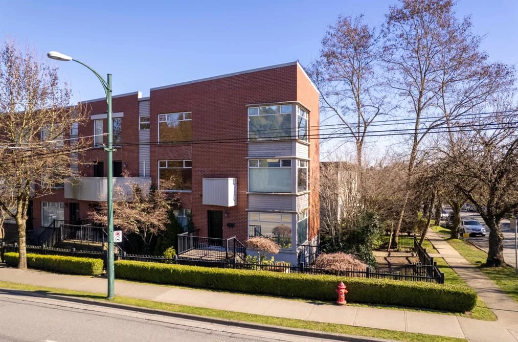 999 W 20TH AVENUE, Vancouver, BC — Residential for Sale - Photo 2