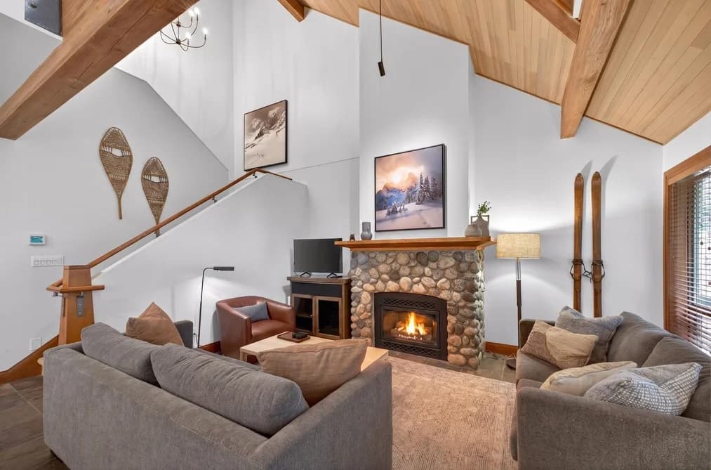 A/B 4747 SETTEBELLO DRIVE, Whistler, BC — Residential for Sale - Photo 2